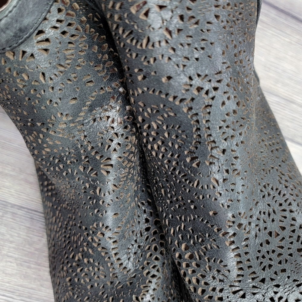 Jeffrey Campbell Oriley Cut Out Two Tone Ankle Boot - Picture 11 of 12